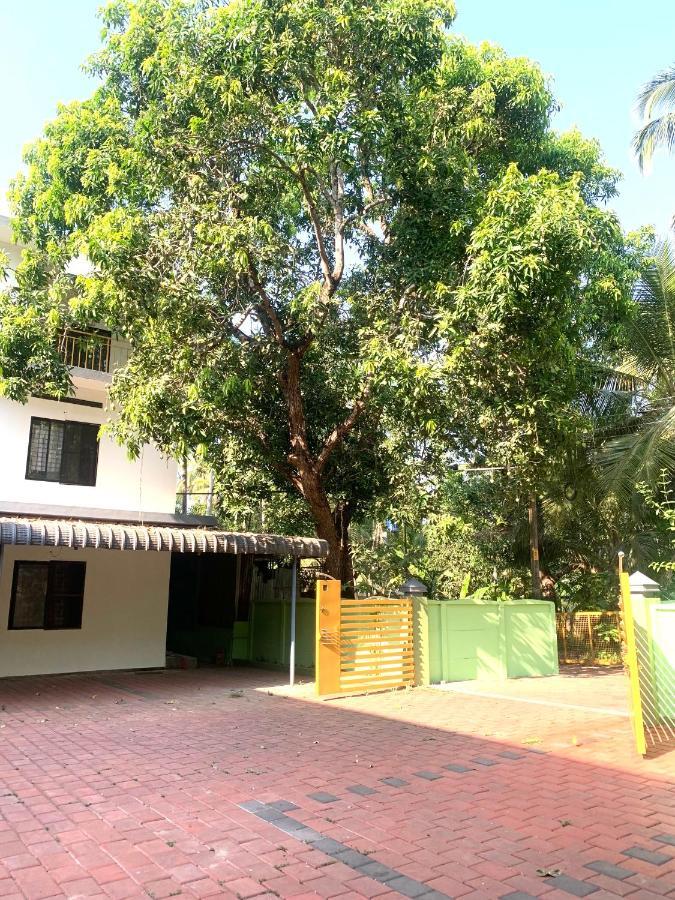 Airavatham Apartments Guruvayur Exterior photo