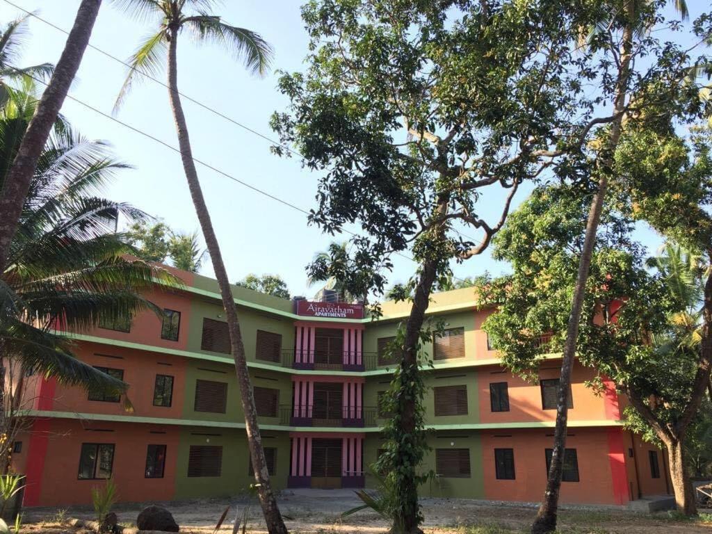 Airavatham Apartments Guruvayur Exterior photo